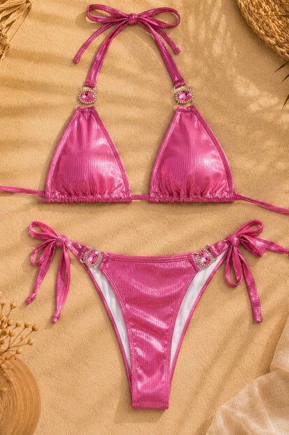 Maillot de bain bikini brillant à nouer avec détails bijoux – coupe taille haute échancrée