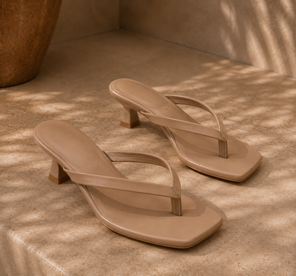 Sandales Élégance Minimaliste – Talon Chic & Design Épuré